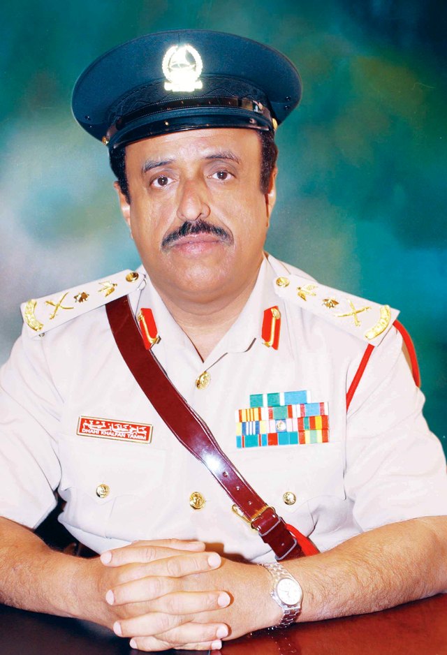 "ضاحي خلفان"
