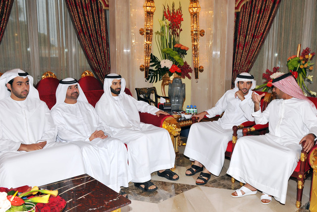 "حمدان بن محمد وعمار بن حميد وراشد بن سعود المعلا ومحمد بن سعود القاسمي وعبدالله بن سالم القاسمي"