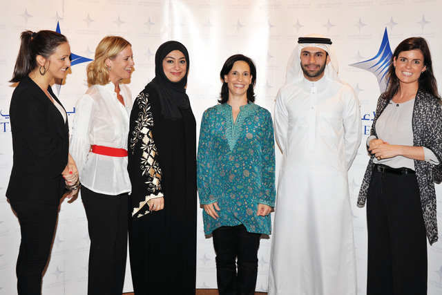 "إعلاميون وصحافيون حضروا اللقاء"