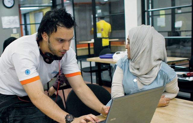 "تحقيق فوائد للمجتمع من خلال إدراك أهمية المنتجات الصديقة للبيئة البيان"