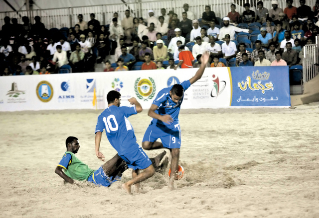 "جانب من مباريات شاطئية عجمان البيان"