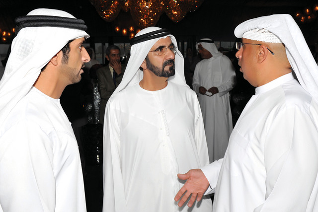 "محمد بن راشد في حديث مع حمدان بن محمد وأحمد الشيخ"