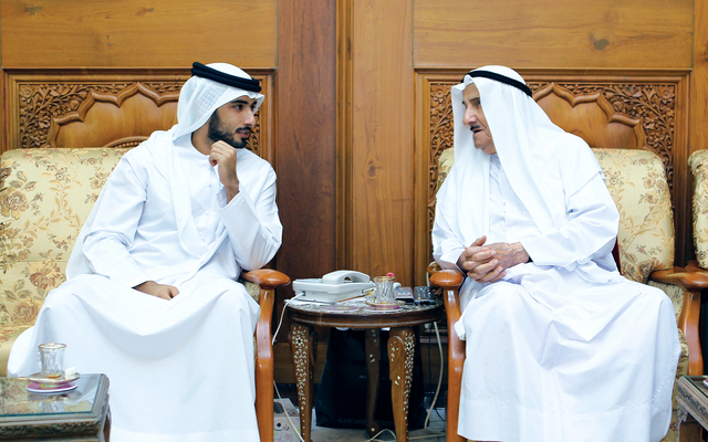 ".. وخلال زيارته مجلس محمد القاز \t من المصدر"