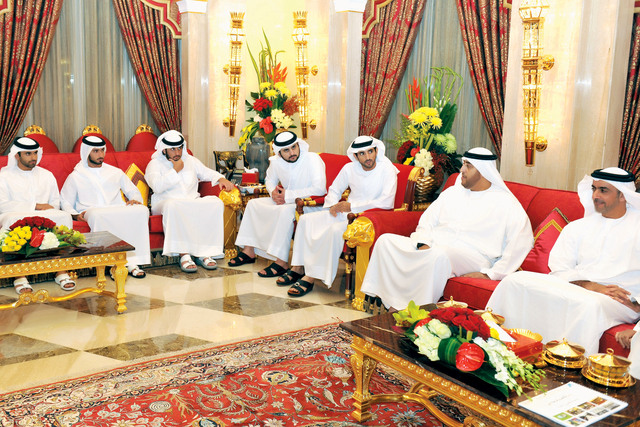 "حمدان ومكتوم بن محمد وسيف بن زايد وأحمد وماجد ومنصور بن محمد وعبدالله المعلا خلال اللقاء"