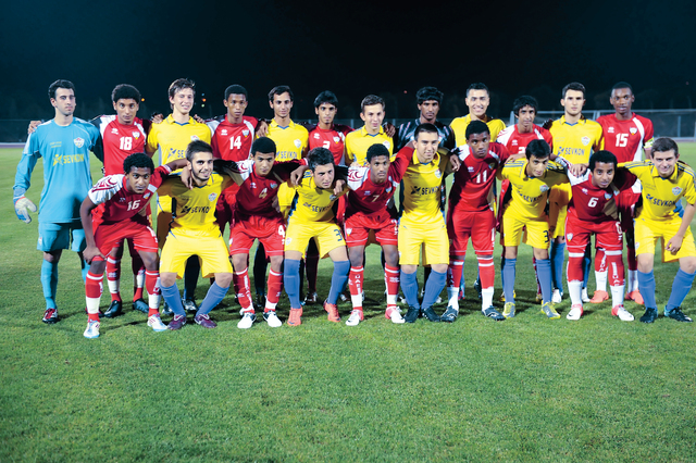 "لقطة تذكارية للفريقين من المصدر"