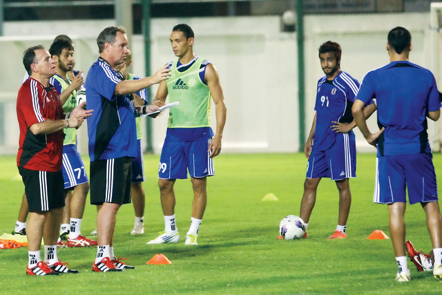 "بوناميغو يشرف على تدريبات الجزيرة من المصدر"