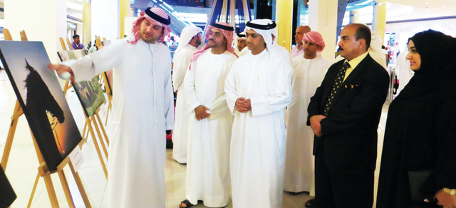 "نادرة وشعبان سعيد والمظلوم والعوضي يستمعون لشرح كراني \t البيان"