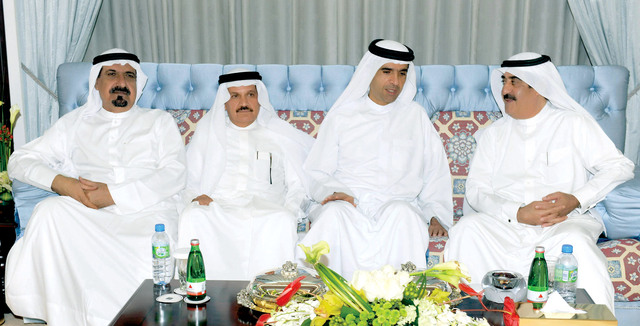 ".. وسموه في حديث مع الشيوخ وام"