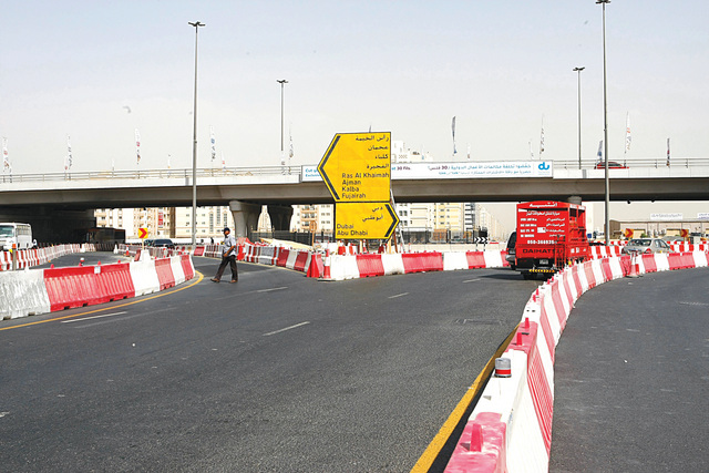 "ميدان الصناعية الخامس اسفل جسر ناشيونال خلال عملية الاغلاق تصوير: غلام كاركر"