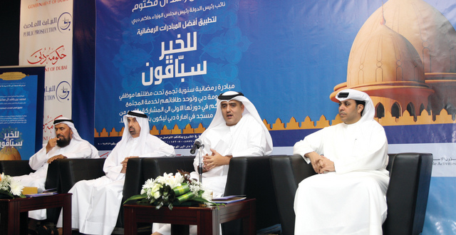 "عصام الحميدان وظاعن شاهين ود. حمد الشيباني وخلفان المزروعي خلال المؤتمر تصوير: زبير ويلسون"