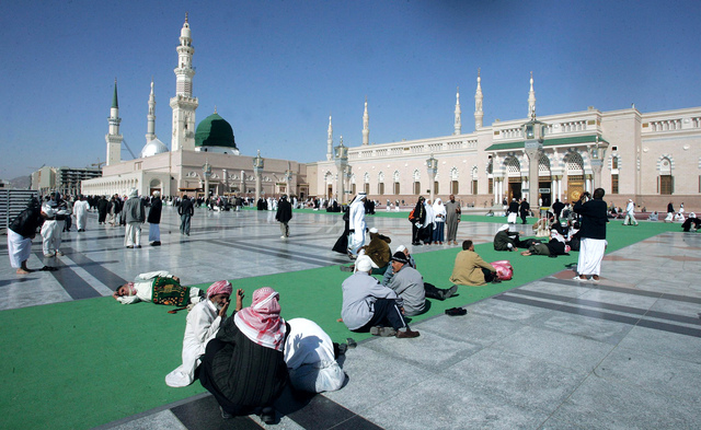 "المسجد النبوي روحانية المكان"