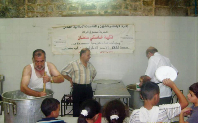 "اشراف مباشر على الطعام"
