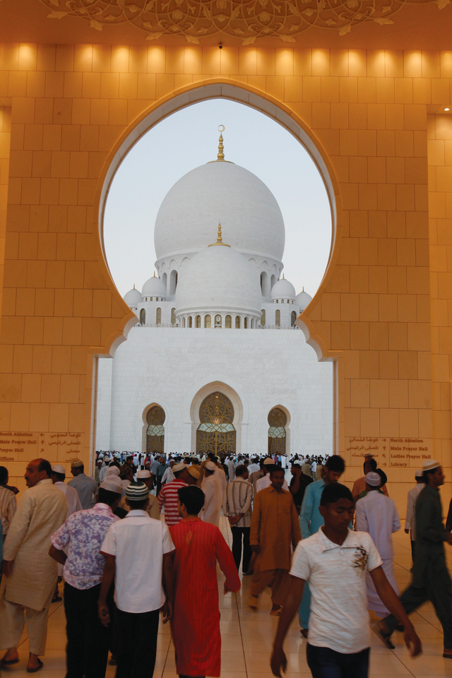 "التيسير على الناس سمة غالبة في ديننا"