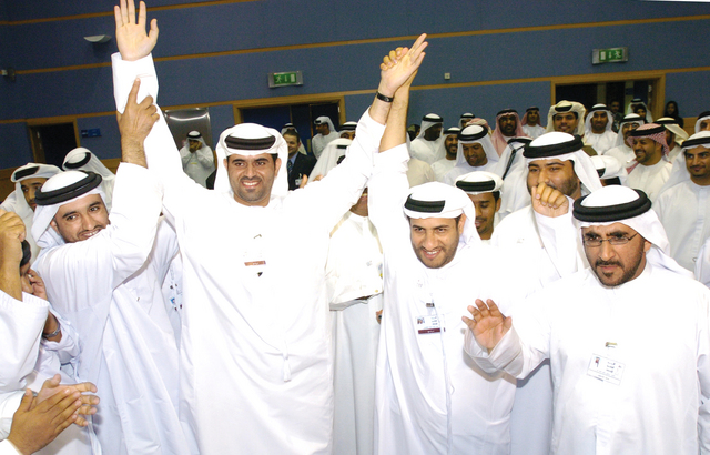 "خلال إعلان فوزه في انتخابات المجلس الوطني للعام 2006 \tتصوير : محمد منور"