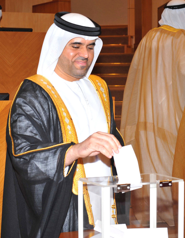 "يحرص على تبني هموم المواطن والمساعدة على حلها"