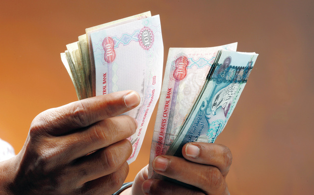 "الطلب على الدرهم يتزايد في فترة الأعياد \tالبيان"