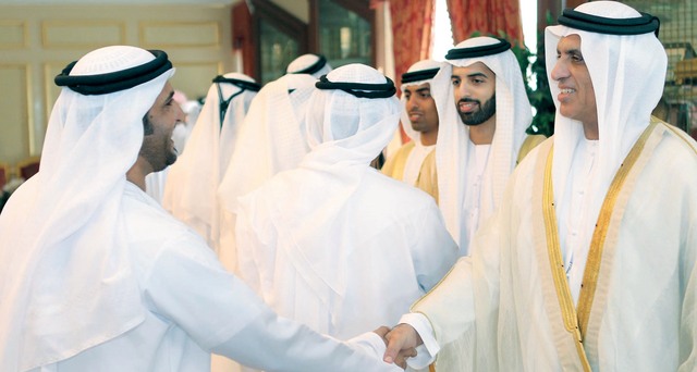 "..ويستقبل بحضور ولي عهده جموع المهنئين بالعيد"