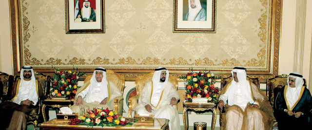 "سلطان القاسمي وعبدالله بن سالم وفيصل القاسمي خلال الاستقبال"