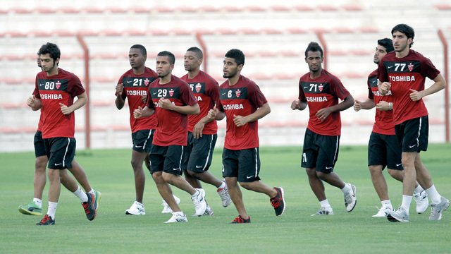 "الأهلي يتطلع إلى لقب الدوري\tمن المصدر"
