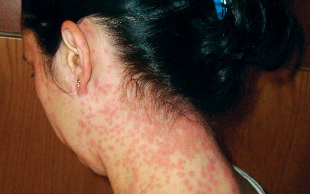 مخاطر مستحضرات التجميل التي تباع عبر الهواتف الذكية