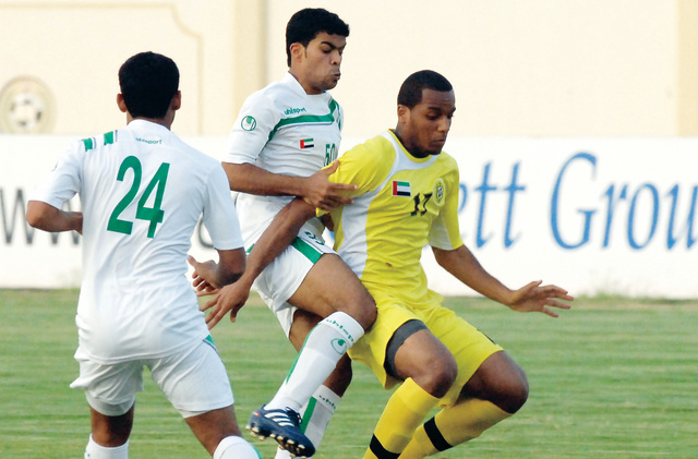 "من مباراة سابقة لفريق الخليج في الدوري \tمن المصدر"