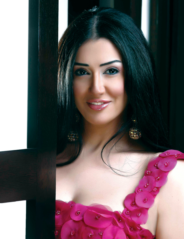 "غادة عبدالرازق"
