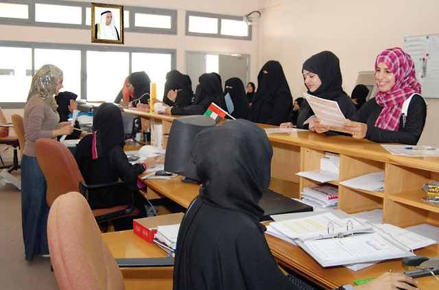 "إقبال لافت من الطالبات"