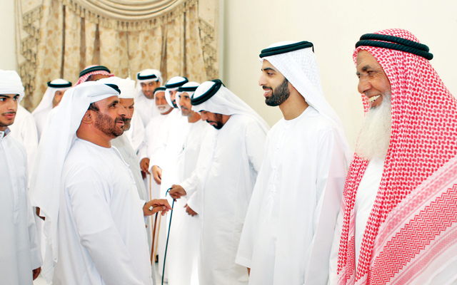 "محمد بن سعود القاسمي يلتقي أبناء قبائل المناطق الجنوبية"