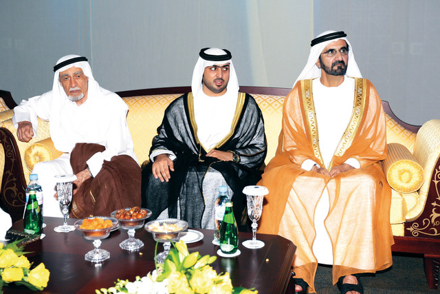 "محمد بن راشد والعريس ووالده"