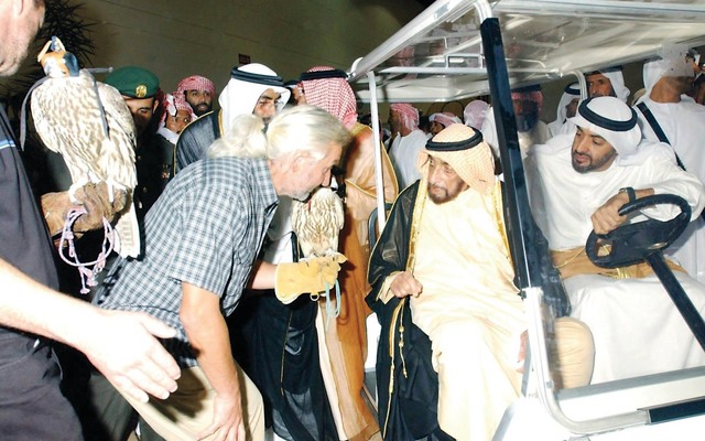زايد.. الصقار الأول والنصير الأصيل للمحافظة على الحياة الفطرية
