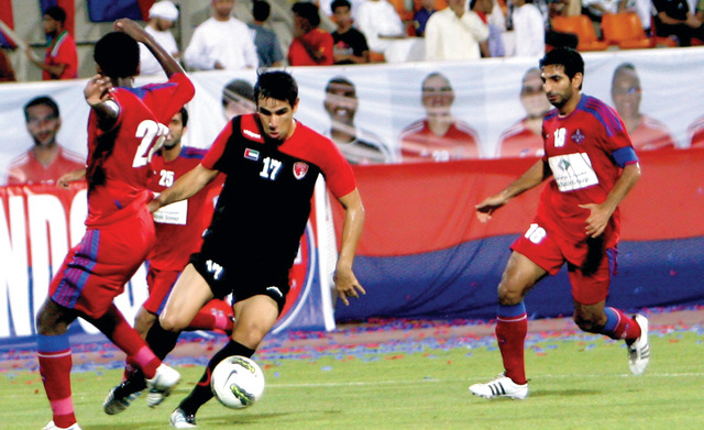 "الشعب تفوق على الإمارات في انطلاقة الدورة الرباعية        تصوير ــــ يونس يونس"