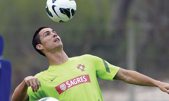 "رونالدو تألق مع منتخب البرتغال\t ا ف ب"
