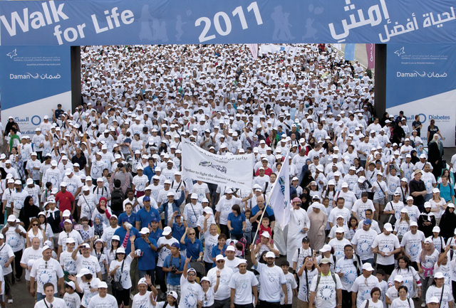 "جانب من الفعالية السابقة من مبادرة المشي"