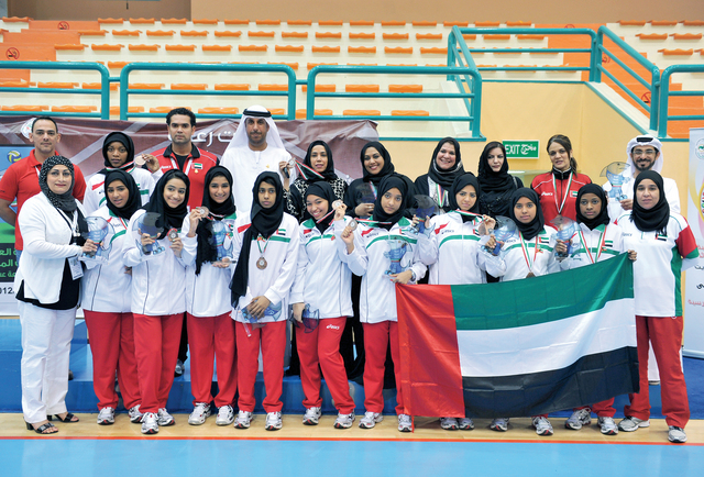 "تتويج منتخب الطائرة للبنات بالميدالية البرونزية\tتصوير: أشرف العمرة"