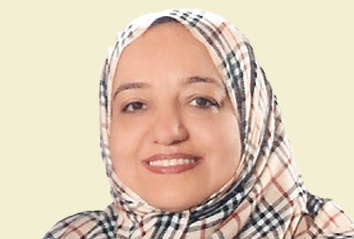 "رشيدة بدري: الشيكات لا تدخل الطالب في حساباتها"