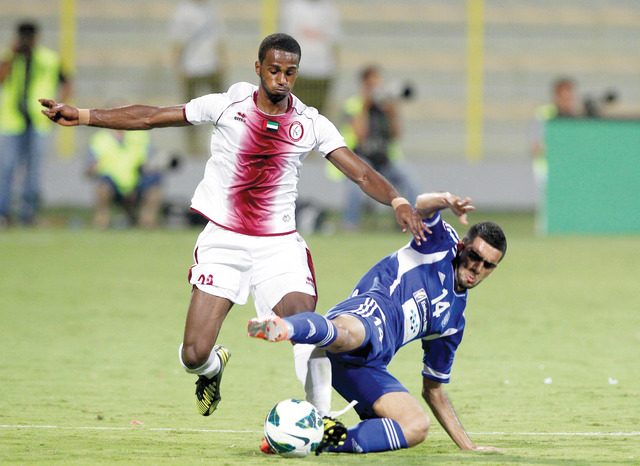 "الوحدة لم يجد صعوبة في تخطي النصر في كأس اتصالات \tتصوير: عمران خالد"