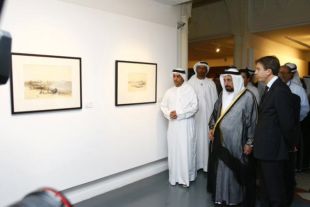 "حاكم الشارقة آثناء افتتاح المعرض\tتصوير ـــ غلام كركر"