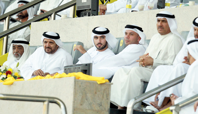 "ماجد بن محمد يتابع مباراة الوصل والوحدة"