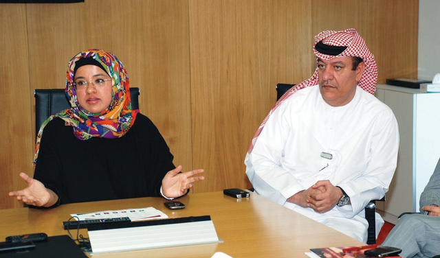"ليلى سهيل وإبراهيم صالح خلال اللقاء"
