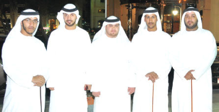 "علي الظاهري وخالد الظاهري وسيف الظاهري وأحمد سيف الظاهري وشقيق العريس أحمد عتيق"