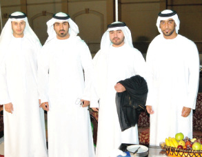 "العريس وعمه أحمد سعيد وأحمد جمعة الهنائي ومحمد البلوشي"