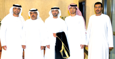"العريس ووالده وشقيقه حمد وشقيق العروس خالد وأيمن نجيب"