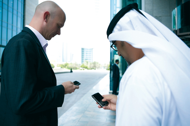 "قطاع الاتصالات يلعب دوراً حيوياً في حياة الناس أرشيفية"