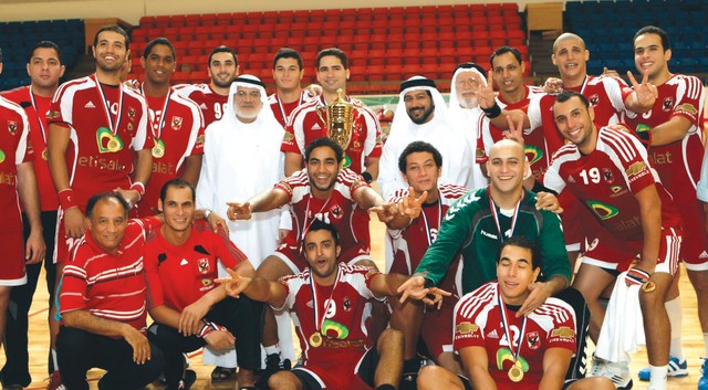 "الفردان وعبدالله الدح مع فريق الأهلي المصري البطل \t\t من المصدر"