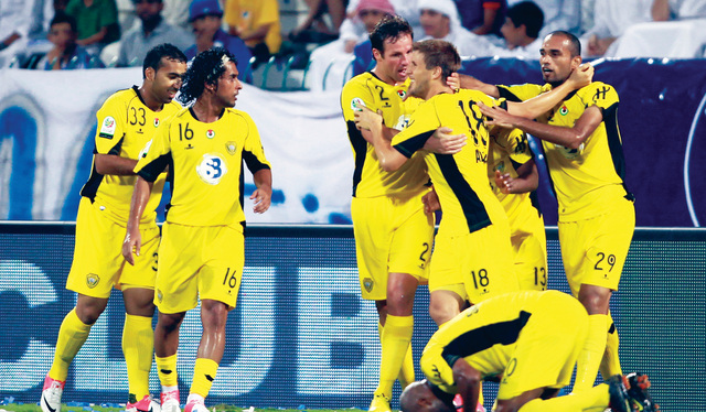 "فرحة لاعبي الوصل بعد تسجيل الهدف الثاني"