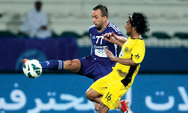 "ديربي مثير بين النصر والوصل\t\tتصوير - سالم خميس"