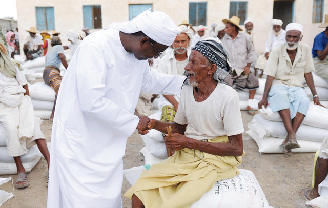"جانب من المساعدات الإنسانية المقدمة من خليفة الإنسانية للشعب اليمني"