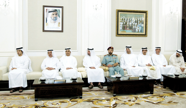 "منصور بن زايد وسلطان المنصوري وعبيد الطاير وسيف الشعفار وعدد من الشيوخ وكبار المسؤولين وام"