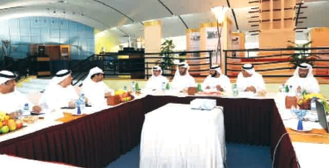 "جانب من مجلس دبي الرياضي وشركات الكرة \t من المصدر"