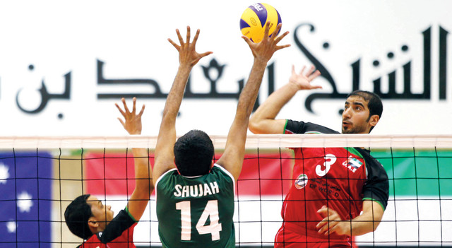 "منتخب الامارات ومنتخب باكستان في دورة راشد للكرة الطائره تصوير ــــ سالم خميس"